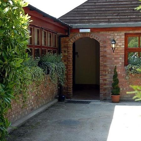Hopbine House Bed & Breakfast Херфорд Екстериор снимка