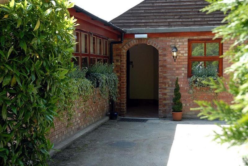 Hopbine House Bed & Breakfast Херфорд Екстериор снимка