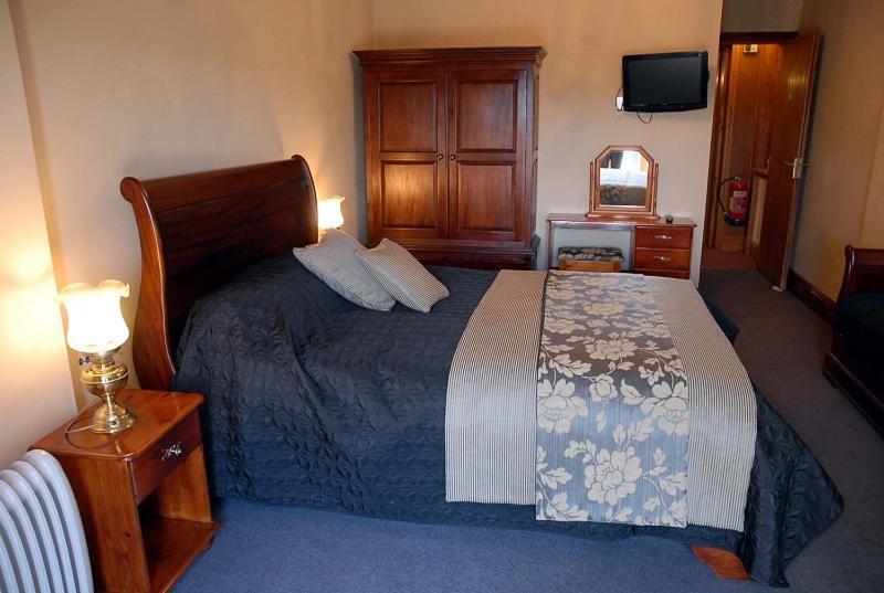 Hopbine House Bed & Breakfast Херфорд Стая снимка