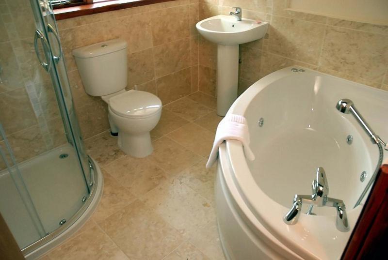 Hopbine House Bed & Breakfast Херфорд Стая снимка